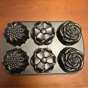 Nordic Ware Bouquet Pan